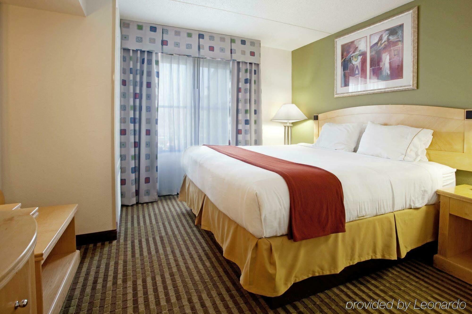 Holiday Inn Express Hotel & Suites Mooresville - Lake Norman, An Ihg Hotel Room photo